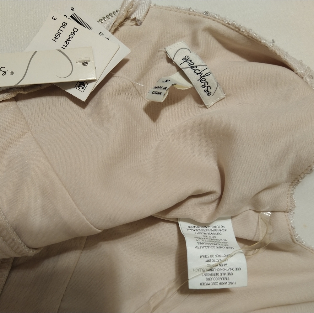Dress - Picture 9 of 11